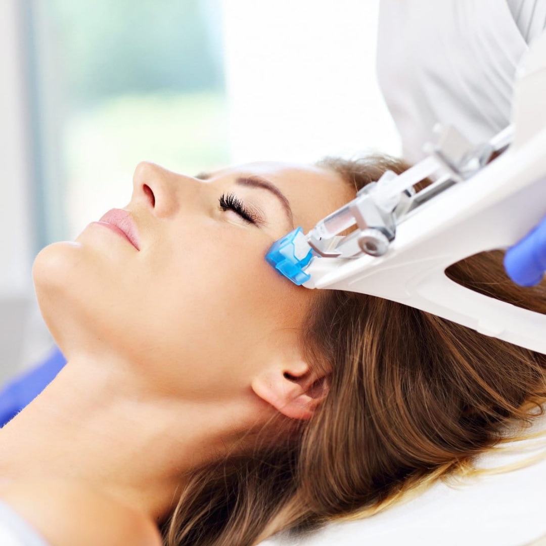 Ošetření pleti přístrojem Vital Injector 2 na klinice GIA Clinic.